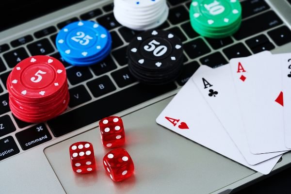 Perbandingan aplikasi hgo809 vs browser mobile untuk bermain slot